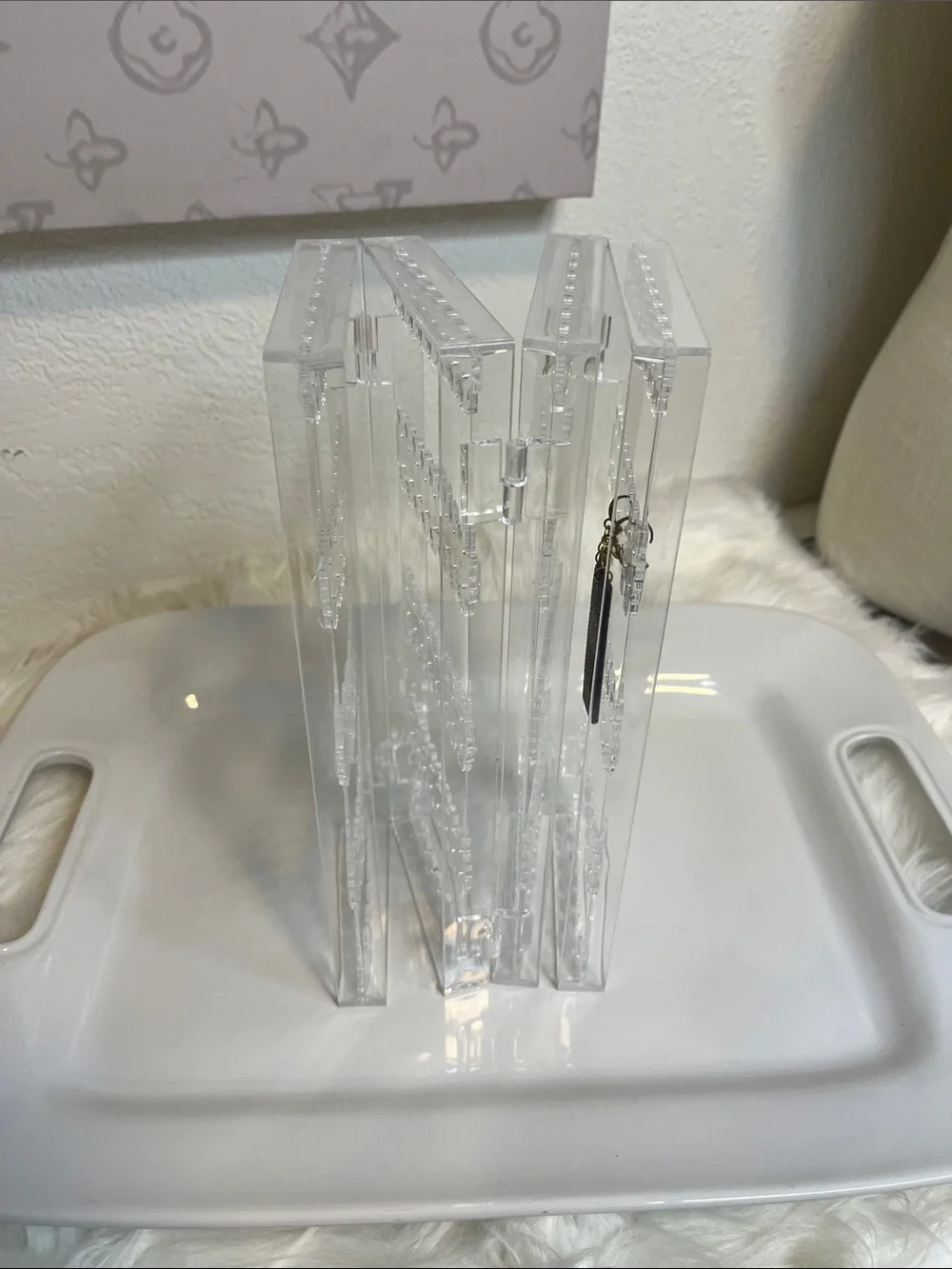 Foldable Clear Acrylic Jewelry Earring Organizer - 4-Panel Display